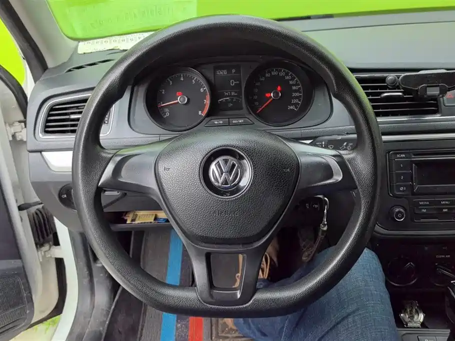 Volkswagen Lavida 2017 1.6L Automatic Trend Edition фото 15