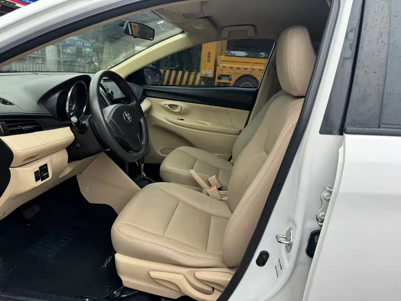 Toyota Vios 2016 1.5L Automatic Zhi Zhen Xing Yao Edition фото 4