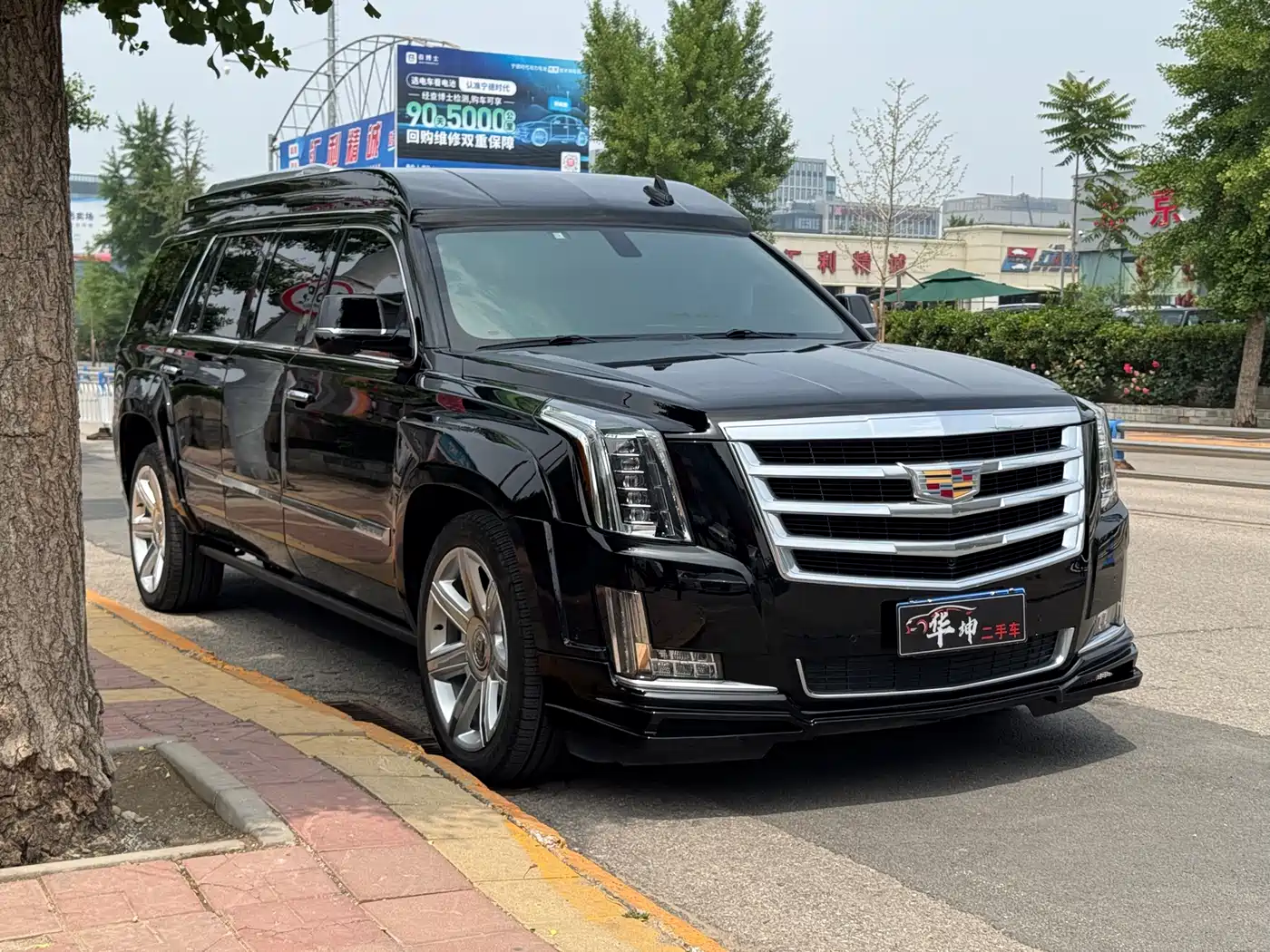 Cadillac Escalade 2017 6.2L ESV Platinum Extended фото 11