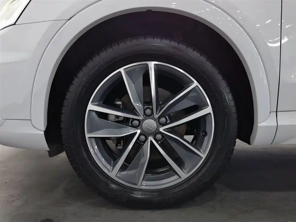 Audi Q3 2018 35 TFSI Fashion Collector's Edition фото 17