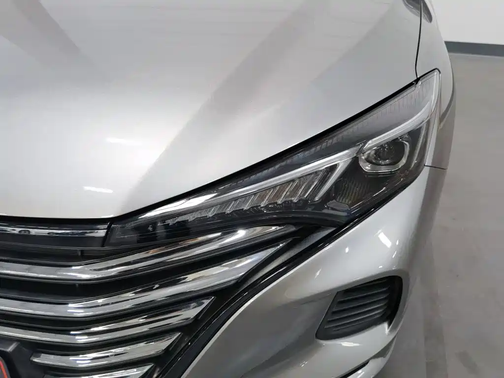 Фото 7 - Changan Eado