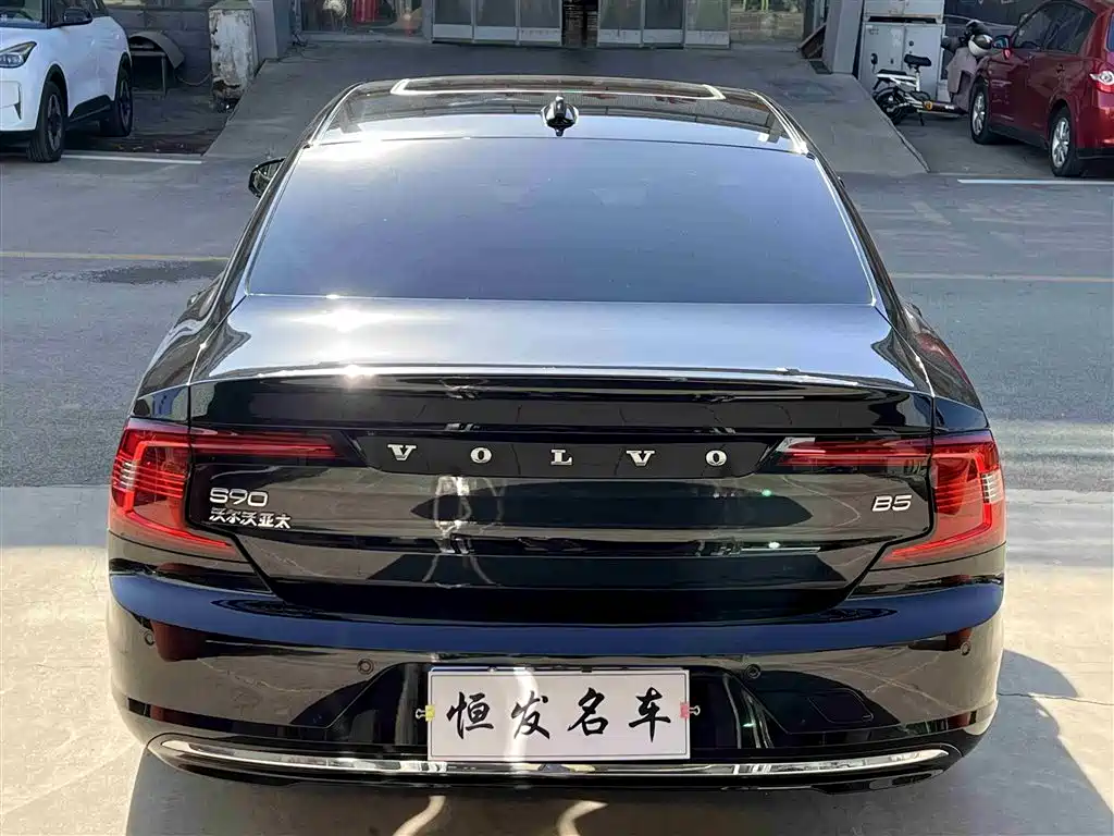 Photo 17 - Volvo S90