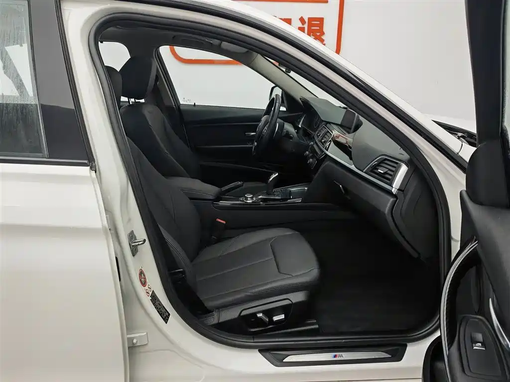 BMW 3 Series 2017 320Li M Sport фото 23
