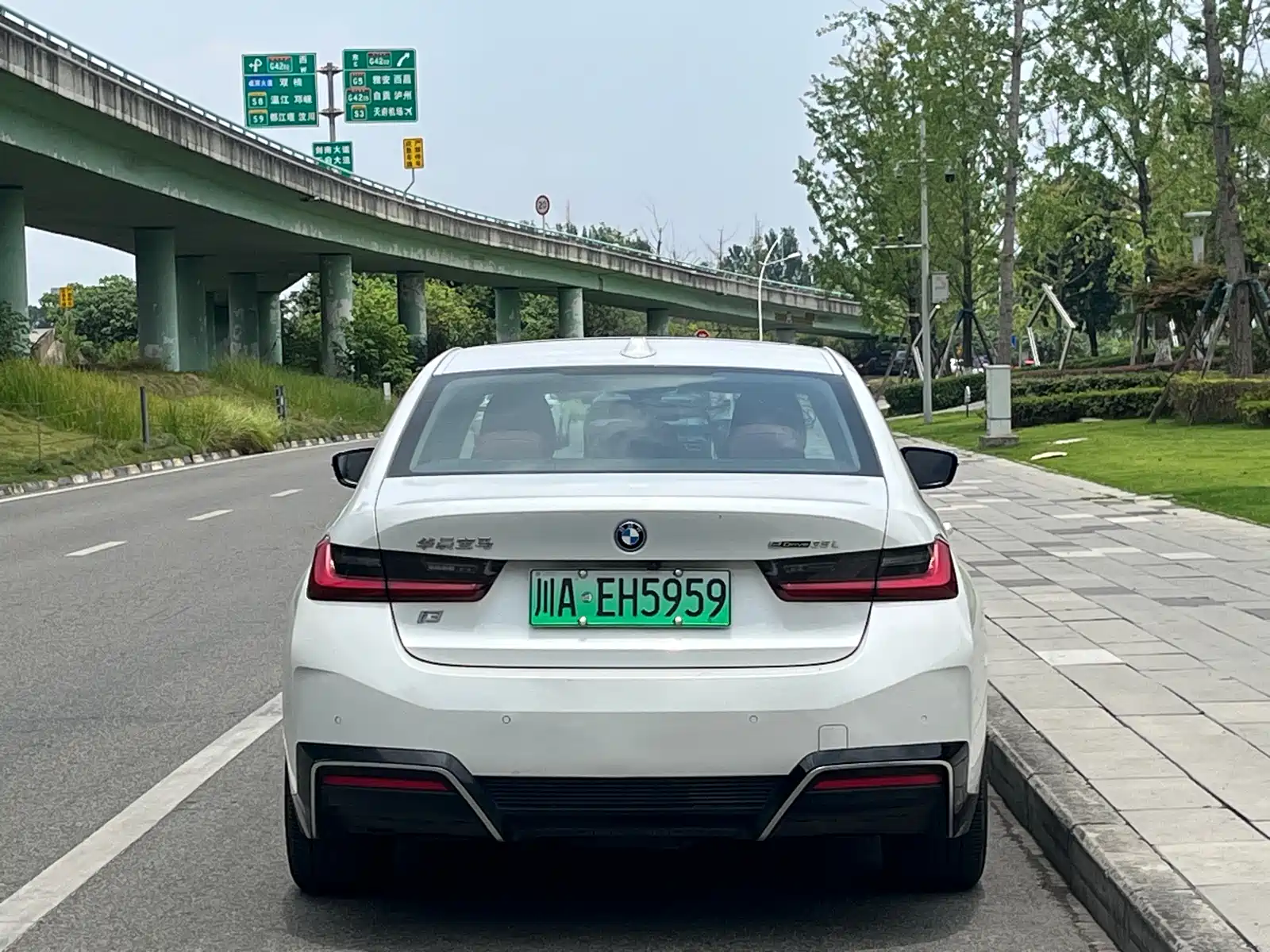 Фото 16 - BMW i3