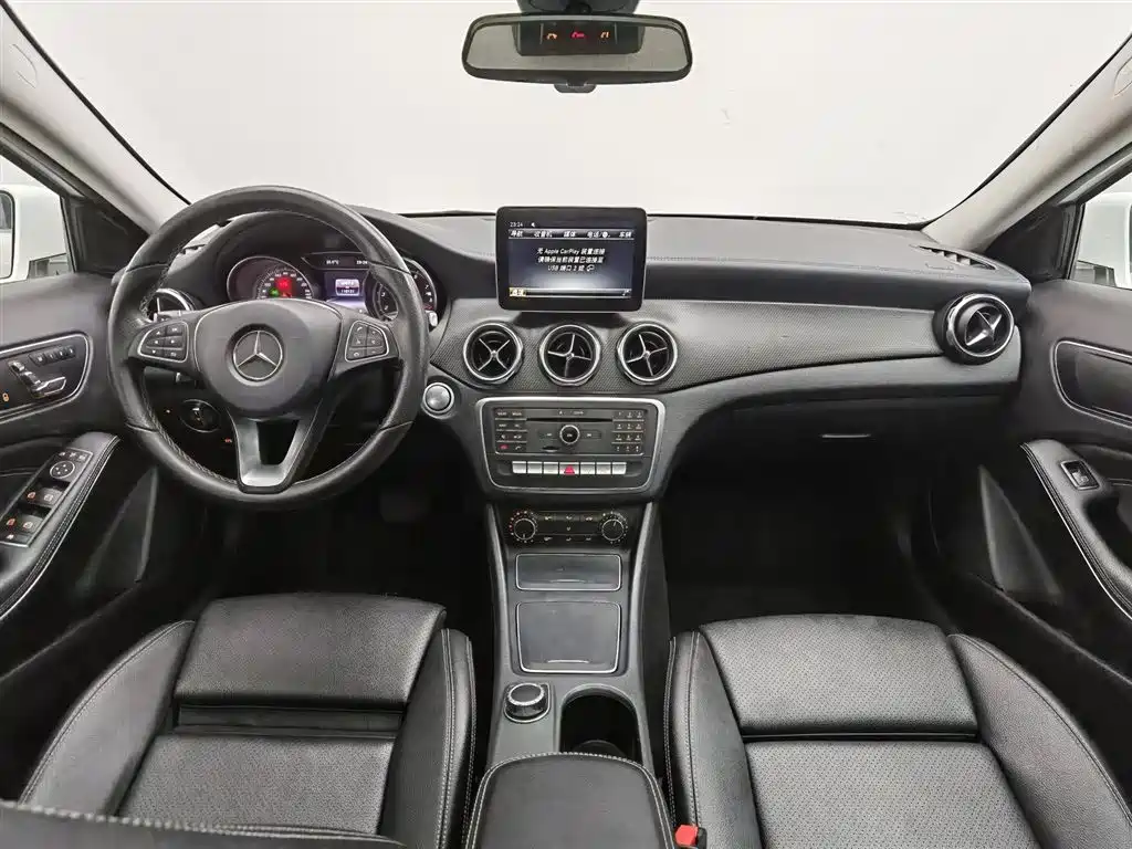 Mercedes-Benz GLA 2017 GLA 200 Fashion фото 5