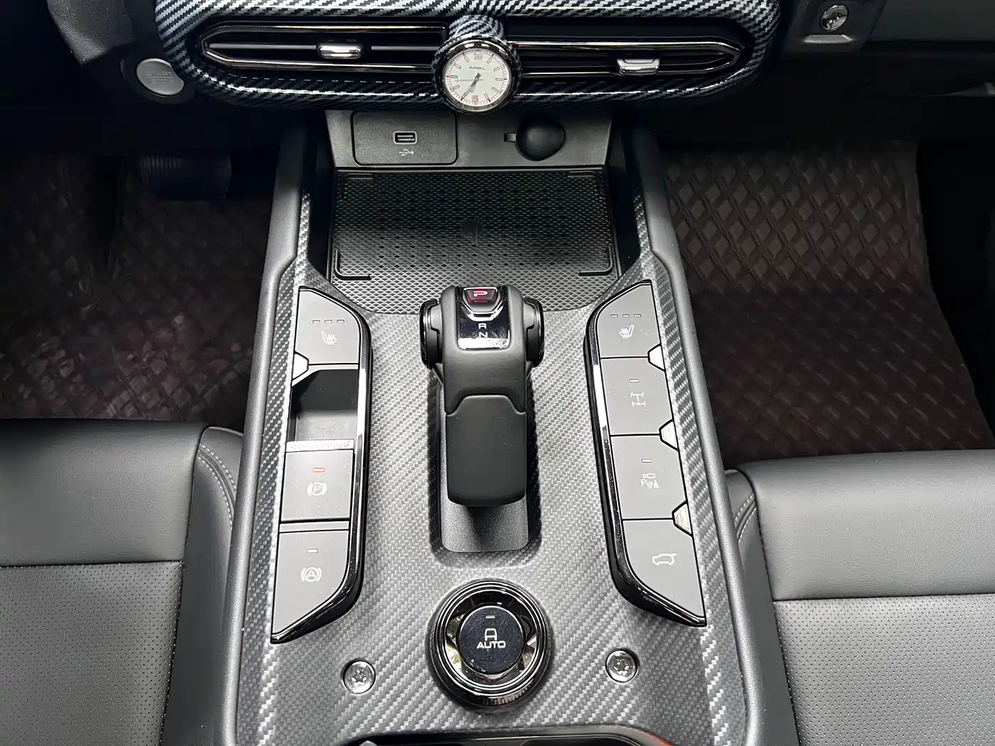Haval Da Gou 2nd Gen 2023 2.0T AWD Wild Adventure Plus фото 10