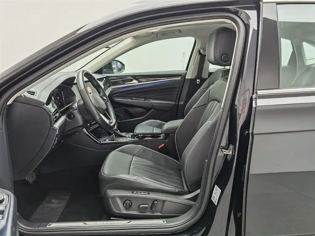 Volkswagen Passat 2023 Facelift 380TSI Luxury Edition фото 10