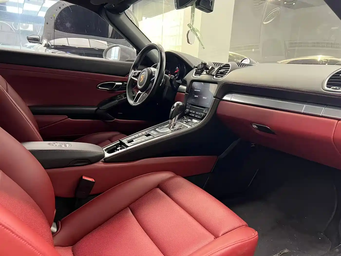Porsche 718 2018 Boxster 2.0T фото 5