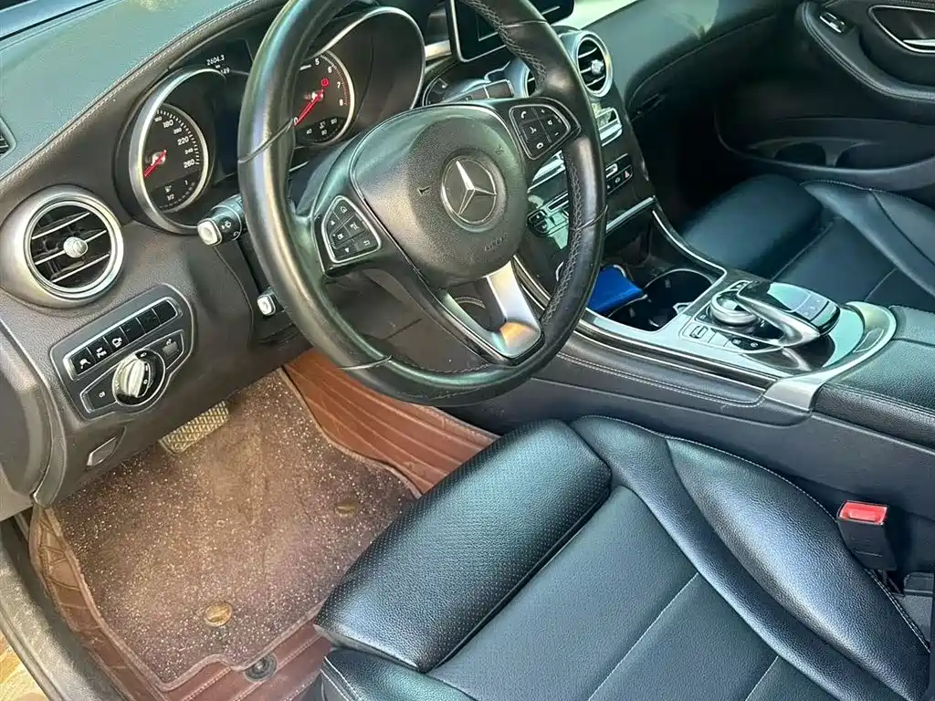 Mercedes-Benz GLC 2017 GLC 260 4MATIC Luxury фото 4