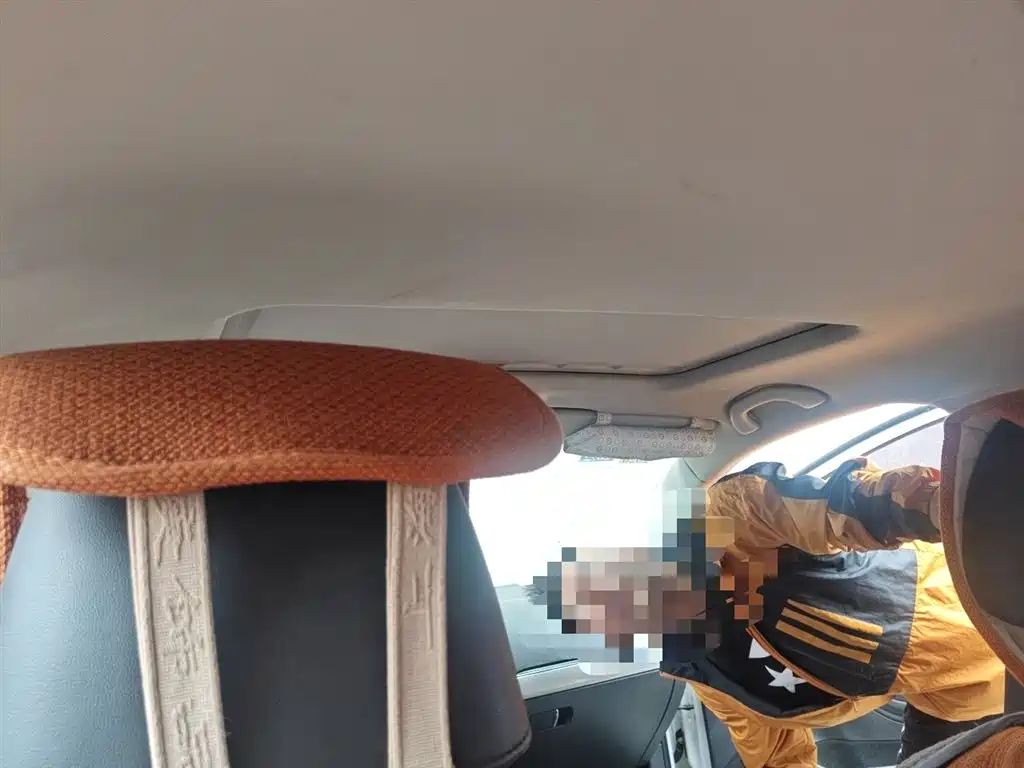 Volkswagen Sagitar 2015 1.6L Automatic Comfort фото 9