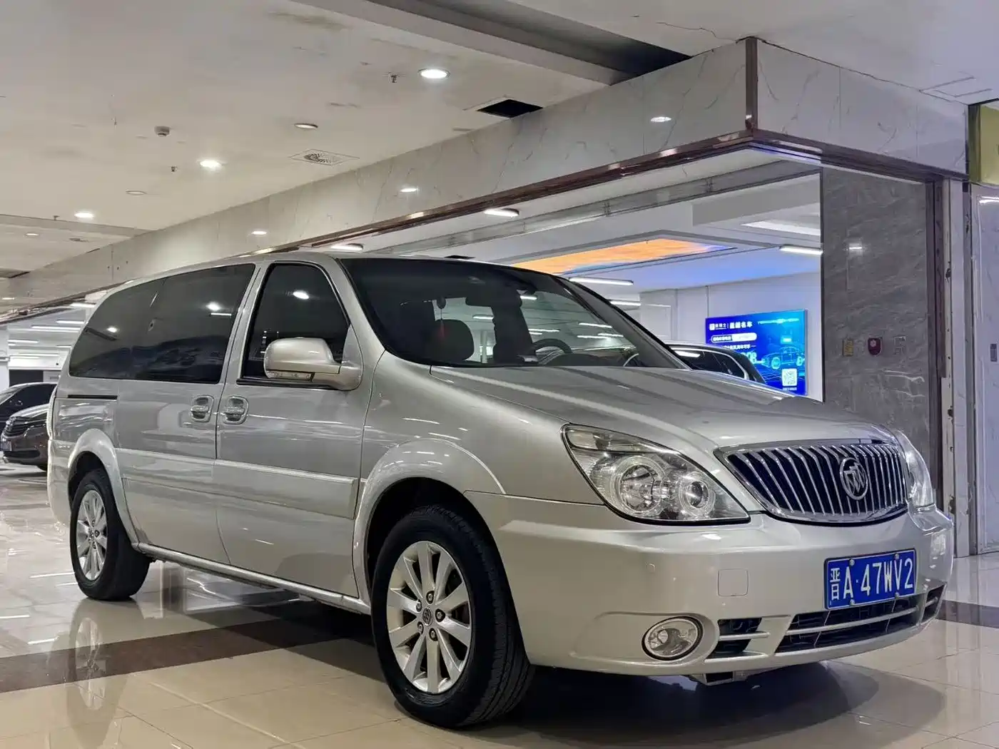 Buick GL8 2014 2.4L Classic Edition фото 2