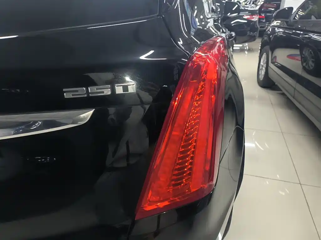 Cadillac XT5 2018 25T Luxury фото 8