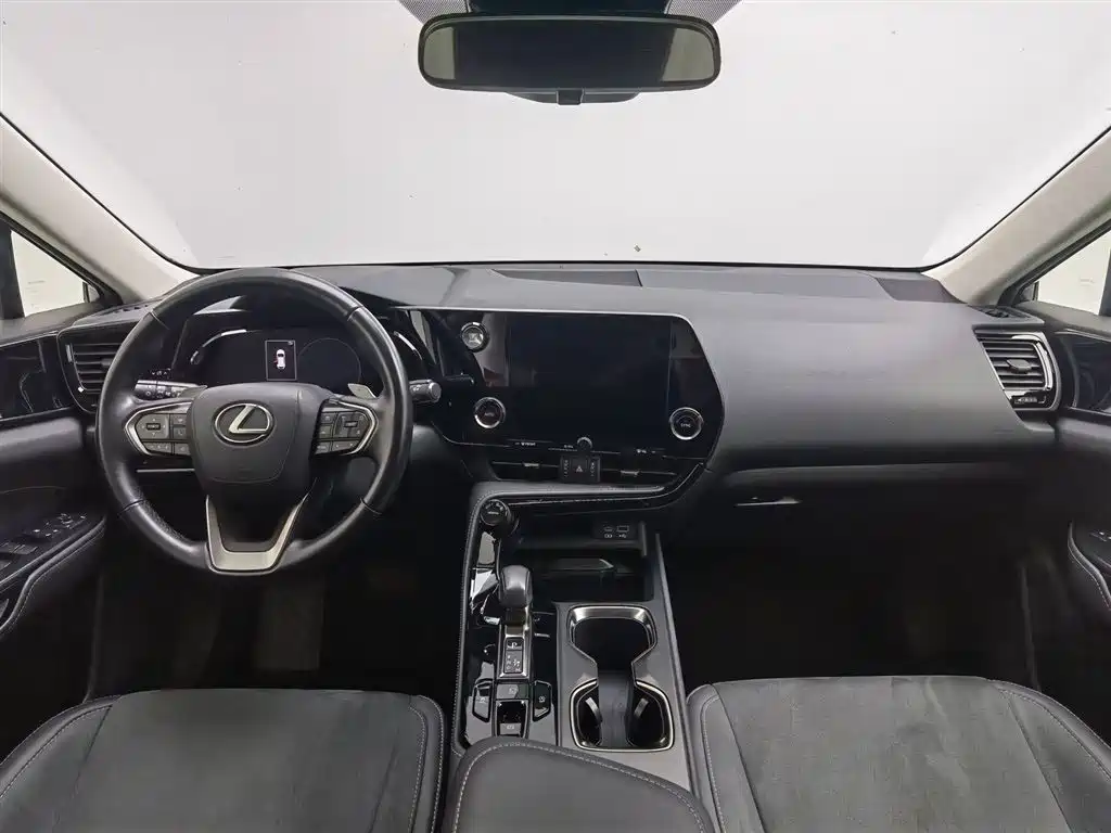 Lexus NX 2022 260 FWD Innovation Edition фото 5