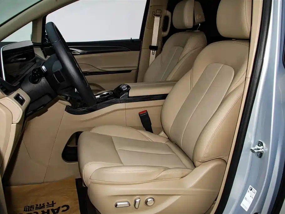Buick GL8 2025 Land Business Class First Edition фото 17