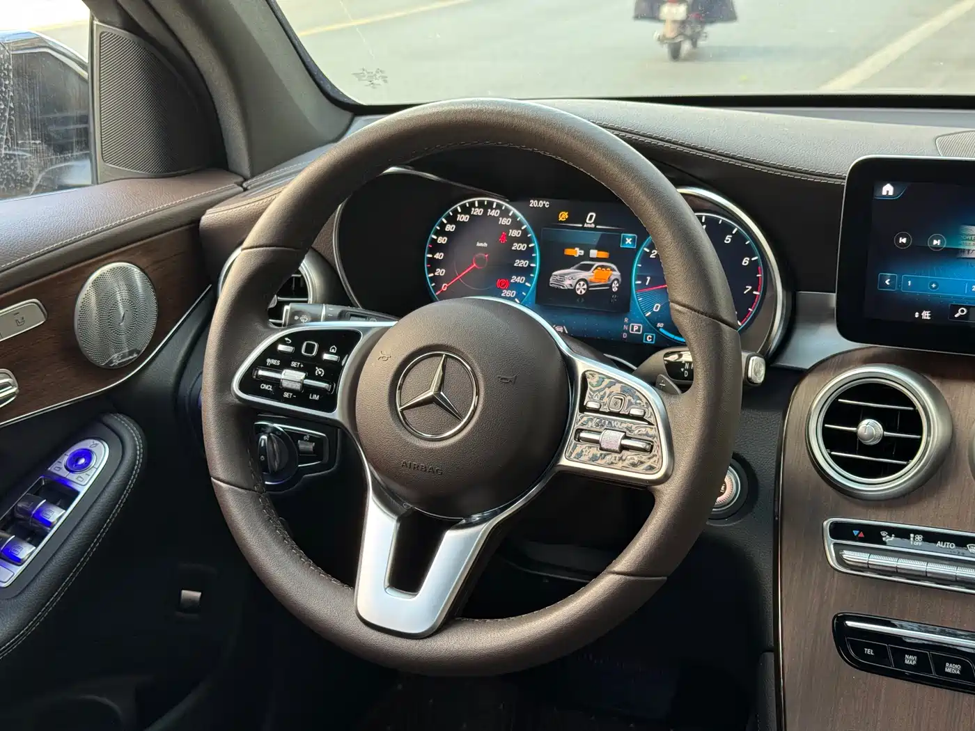 MERCEDES-BENZ GLC