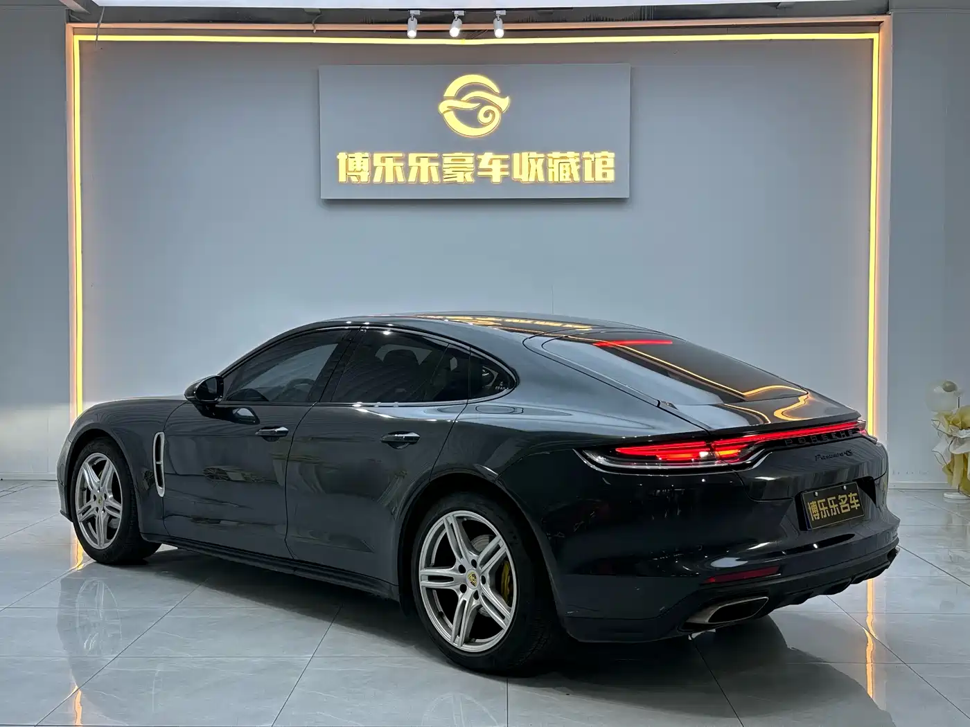 Porsche Panamera 2023 Panamera 2.9T Platinum Edition фото 2
