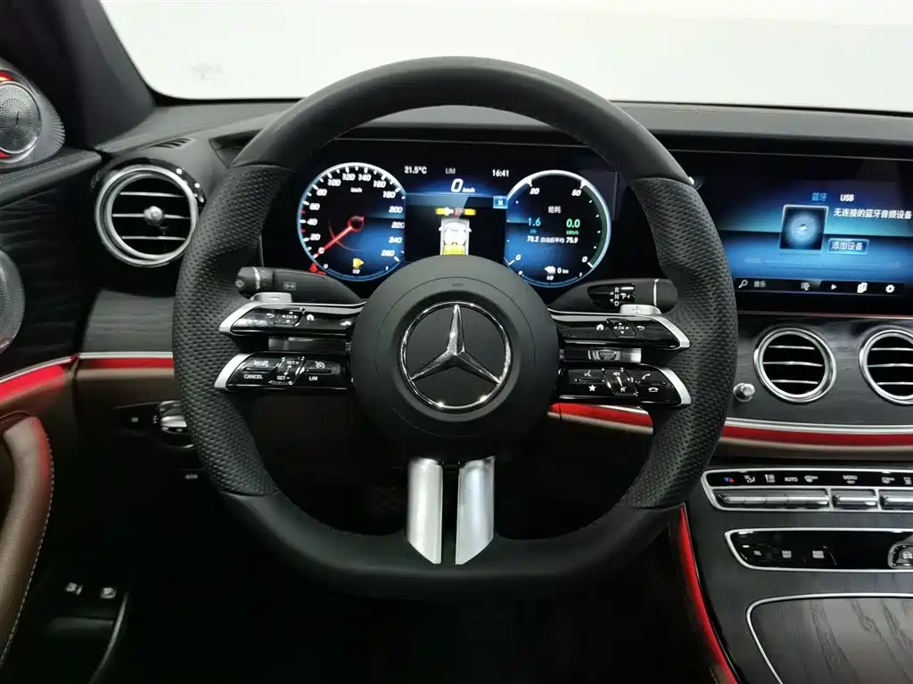 Mercedes-Benz E-Class New Energy 2022 Facelift E 350 e L Plug-in Hybrid Sport Sedan фото 11