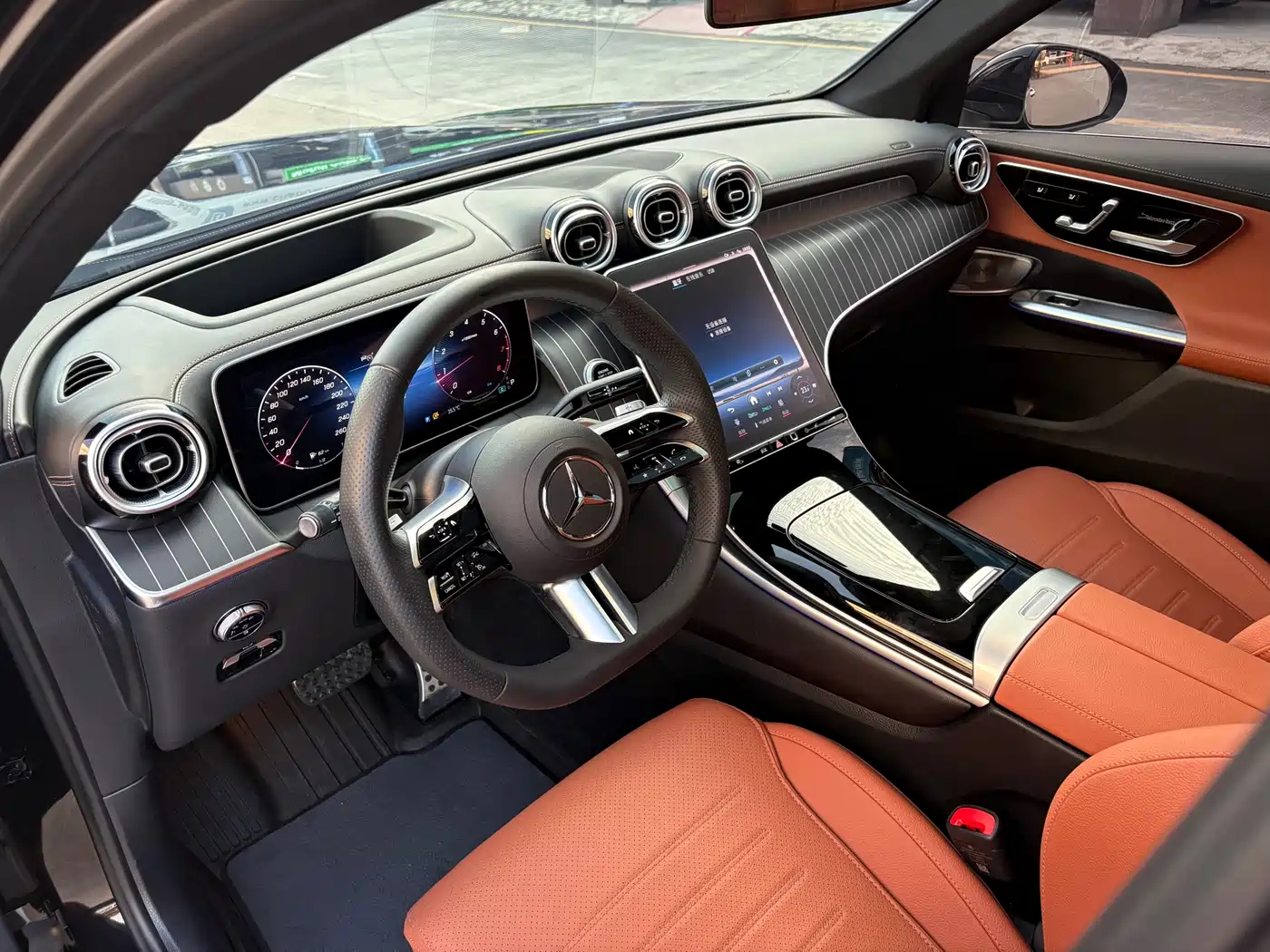 Mercedes-Benz GLC 2023 GLC 300 L 4MATIC Luxury 7-Seater фото 5