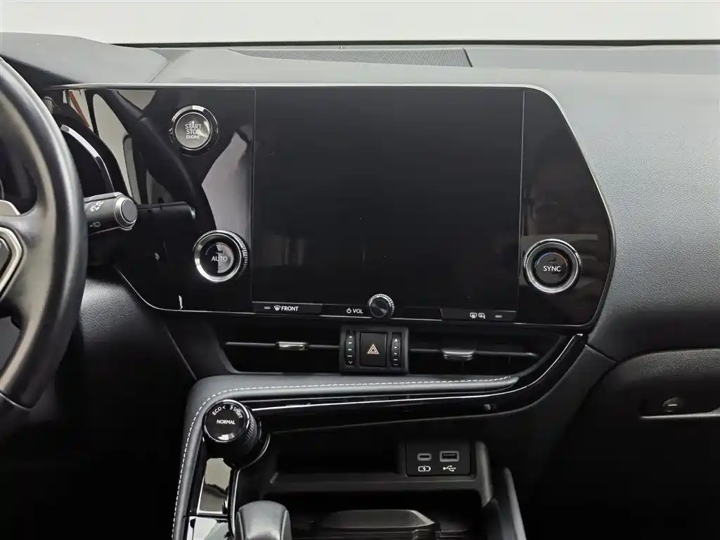 Lexus NX 2022 260 FWD Innovation Edition фото 12