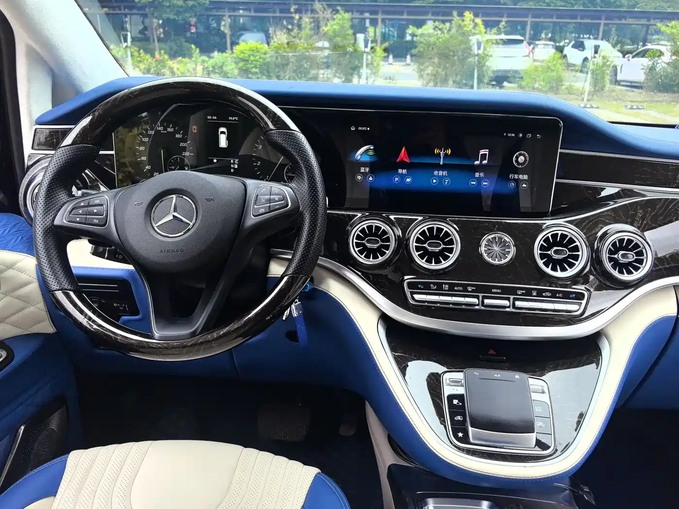 Mercedes-Benz Vito 2021 2.0T Elite 7-Seater фото 14