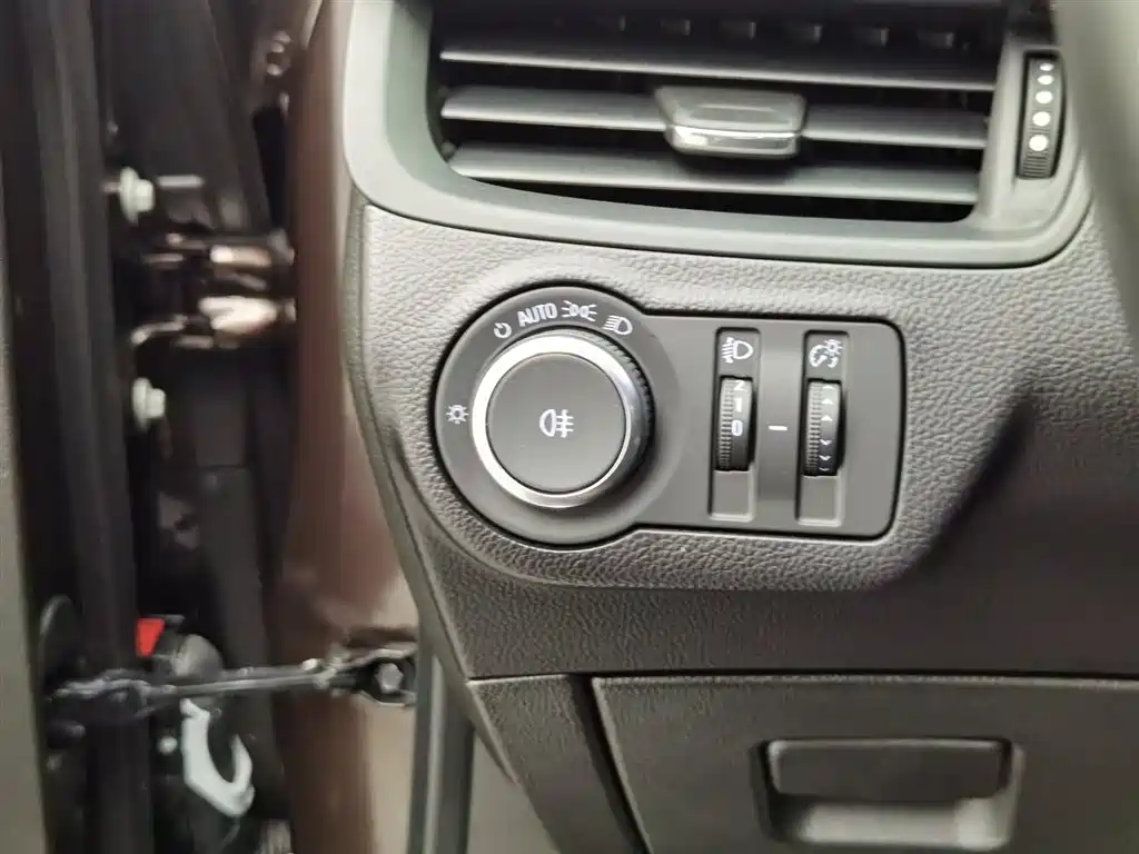 Buick Envision Plus 2020 20T FWD Luxury фото 21