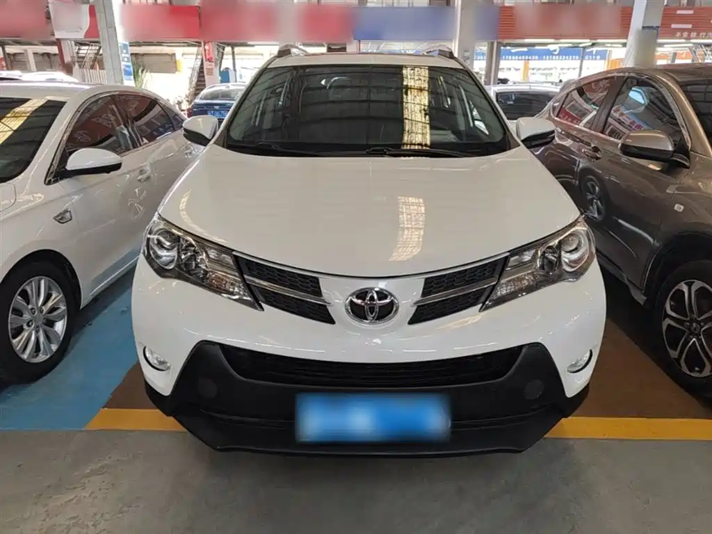 Toyota RAV4 Rongfang 2015 2.0L CVT 2WD Trend Edition фото 3