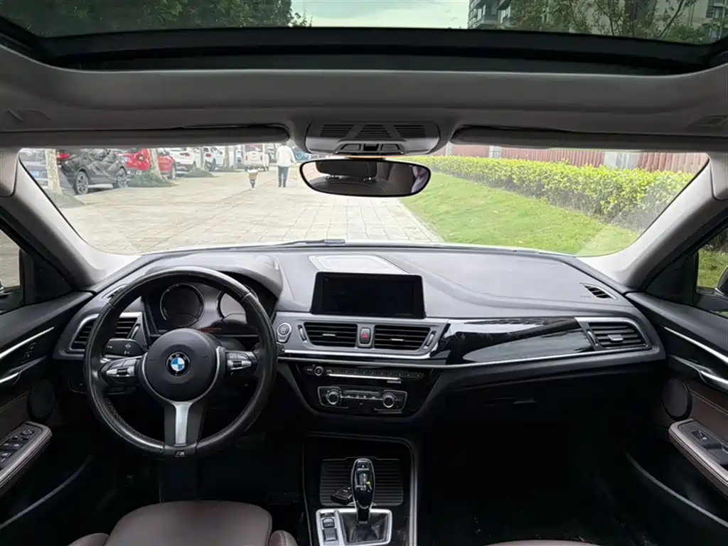 BMW 1 Series 2020 Model 120i M Sport Package фото 13