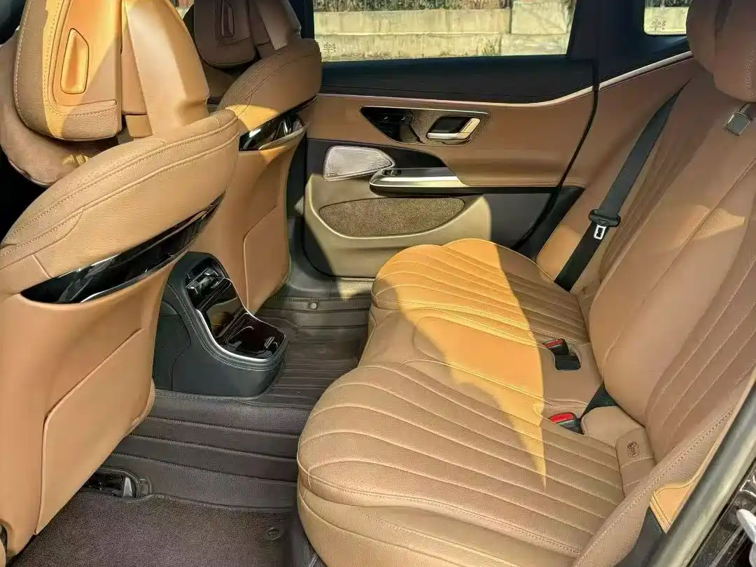 Mercedes-Benz E-Class 2024 E 300 L Fashion фото 5