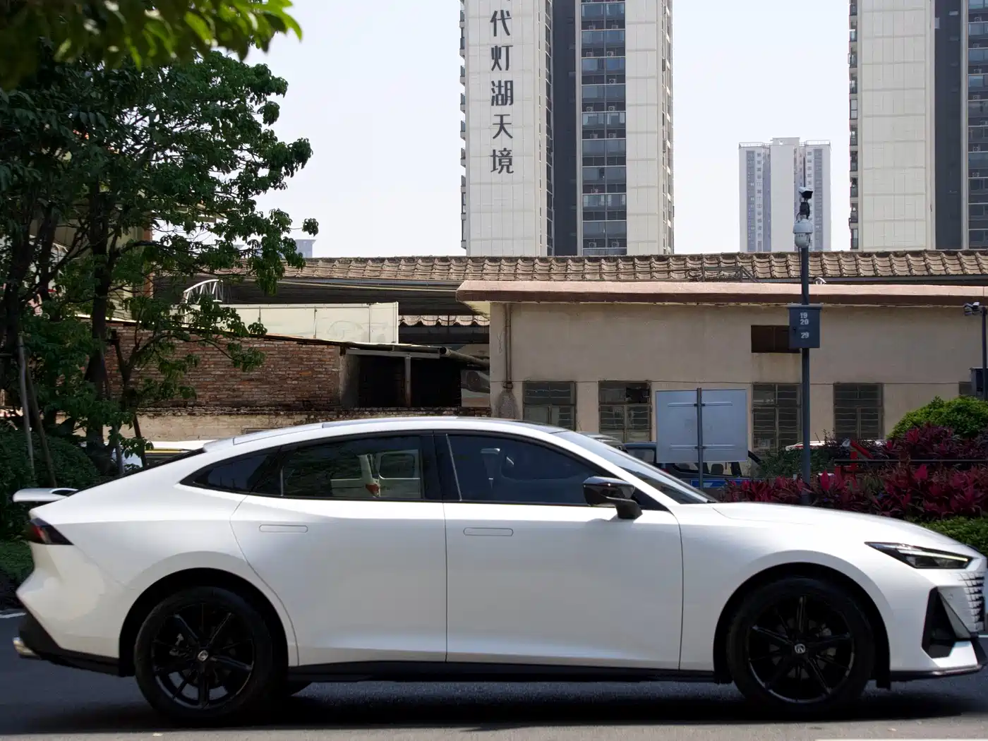 CHANGAN UNI-V