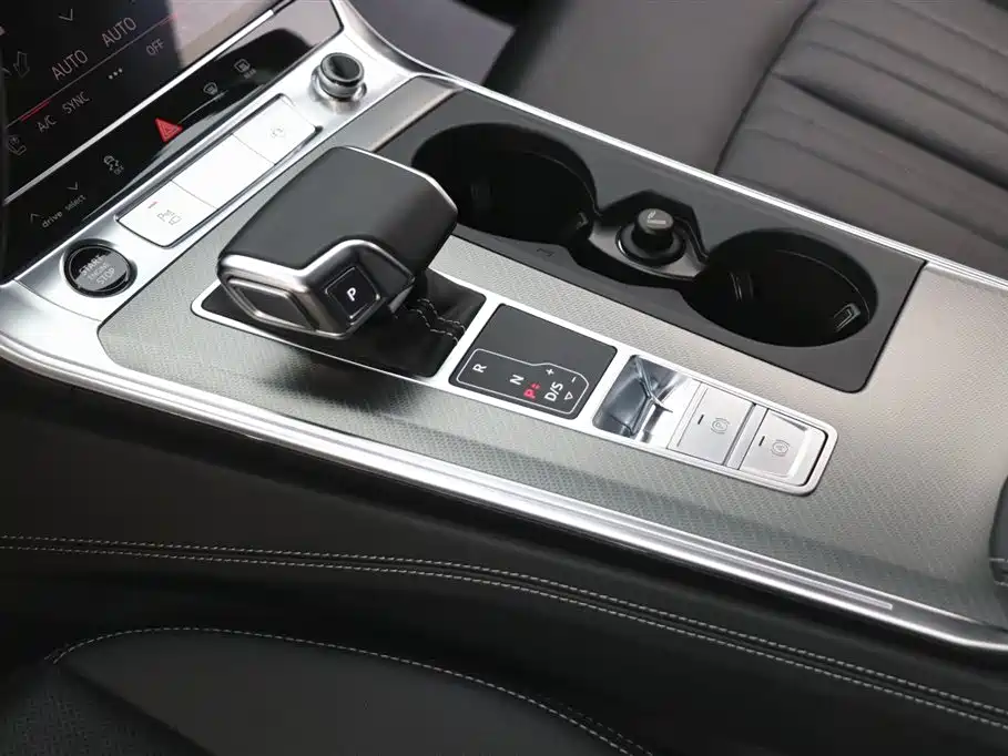 Audi A6 (Import) 2023 Model allroad quattro 55 TFSI Premium Off-road Version фото 13