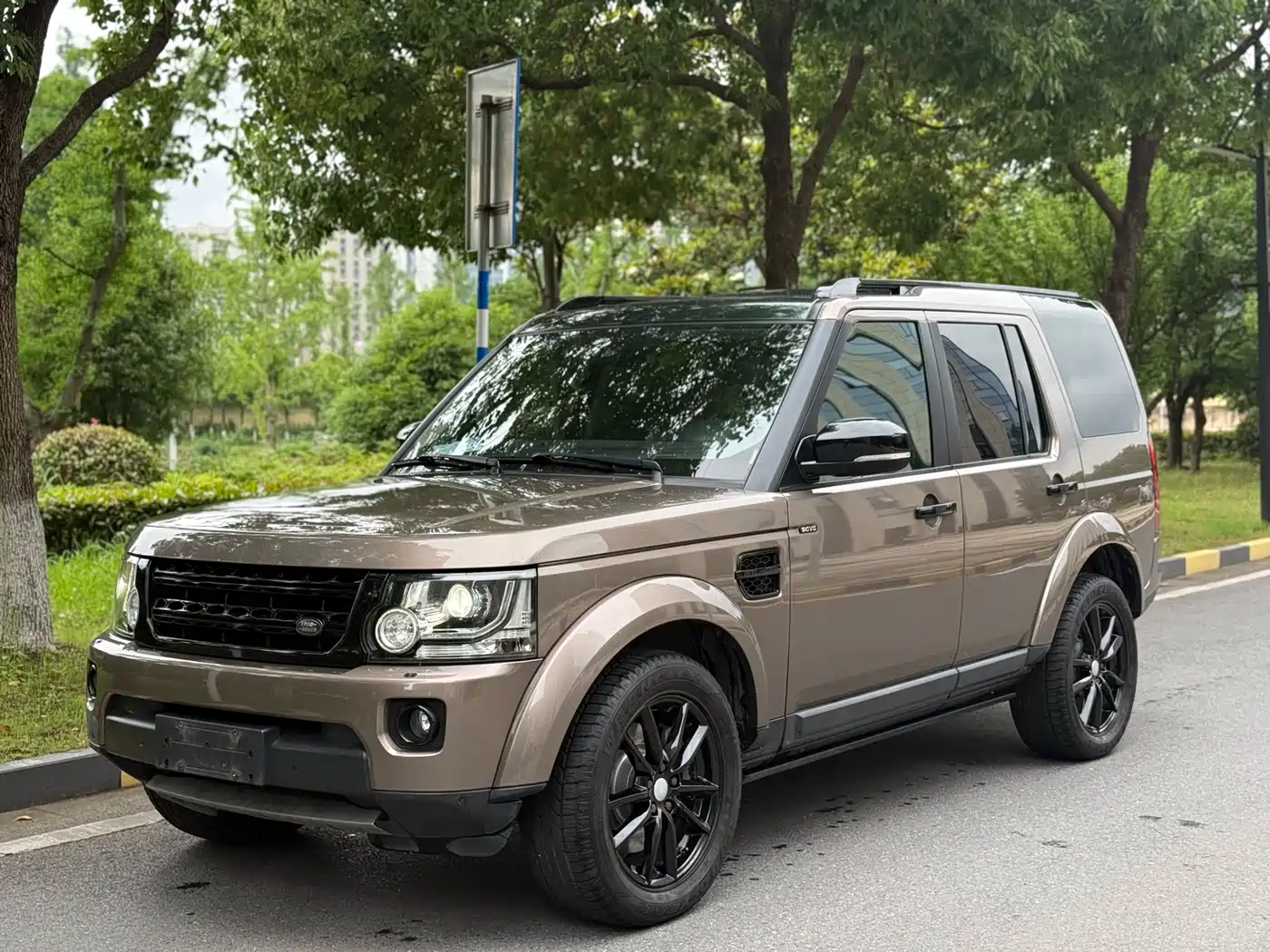Land Rover Discovery 2016 3.0 SC V6 HSE