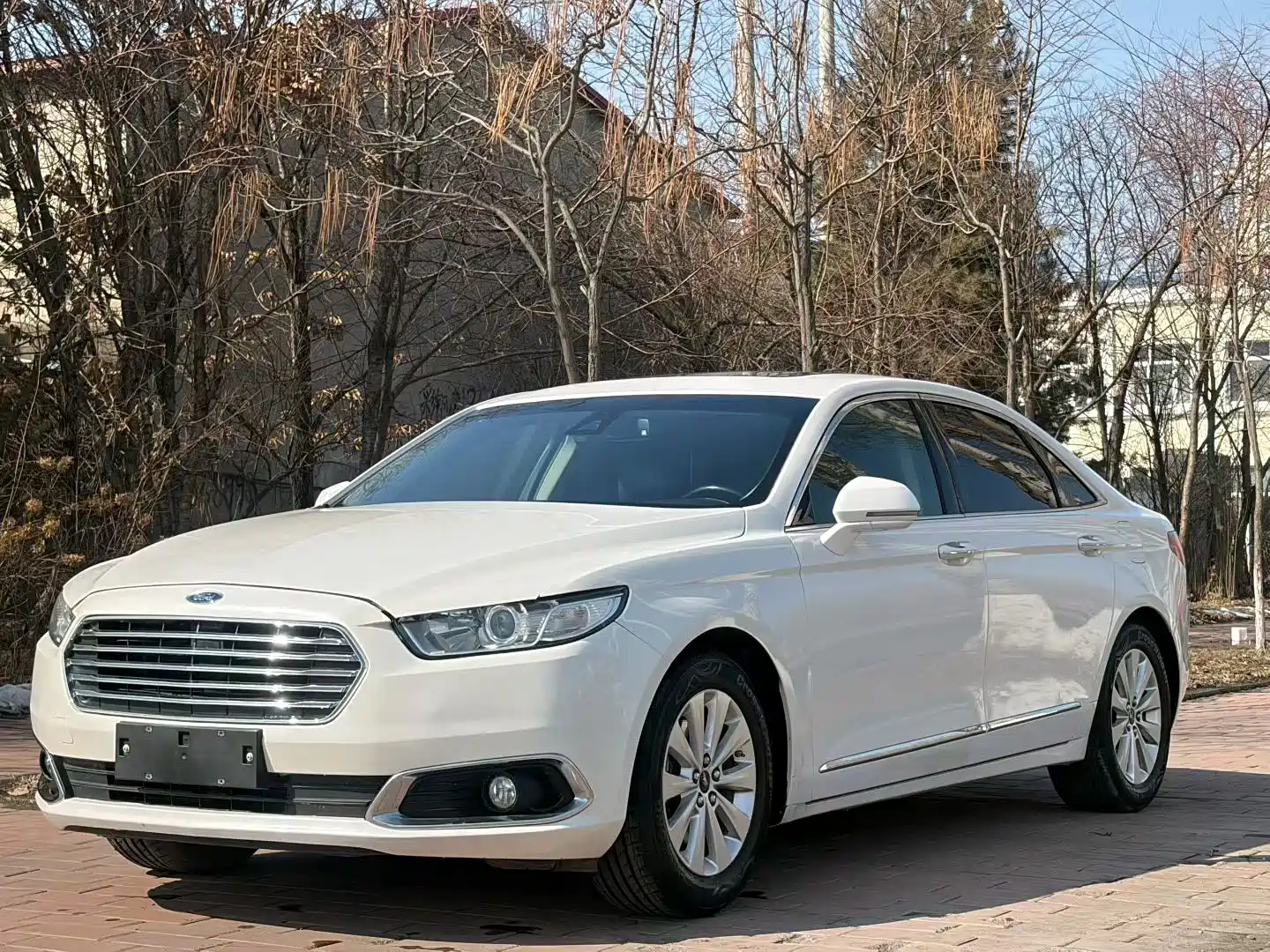 Фото 1 - Ford Taurus