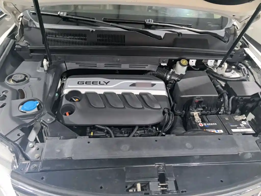 Фото 20 - Geely Atlas