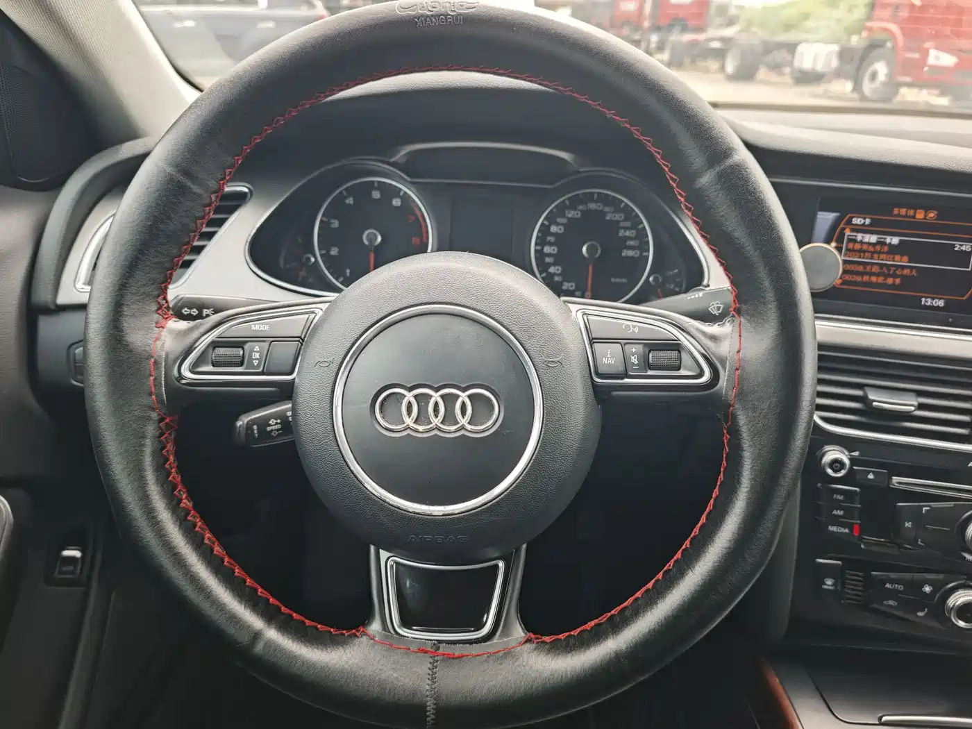Audi A4L 2013 35 TFSI Automatic Comfort фото 10