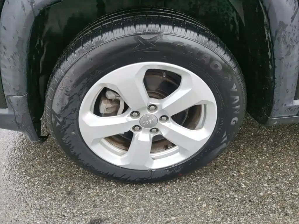 Photo 23 - Jeep Compass