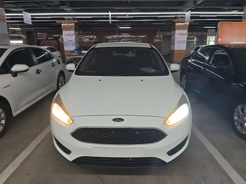Фото 3 - Ford Focus