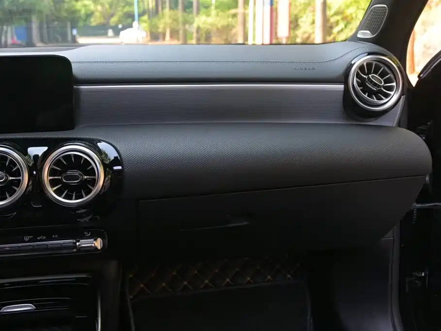 Mercedes-Benz A-Class AMG 2023 Model Year AMG A 35 L 4MATIC фото 44