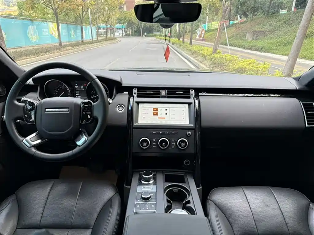 Land Rover Discovery 2019 2.0T SE фото 25