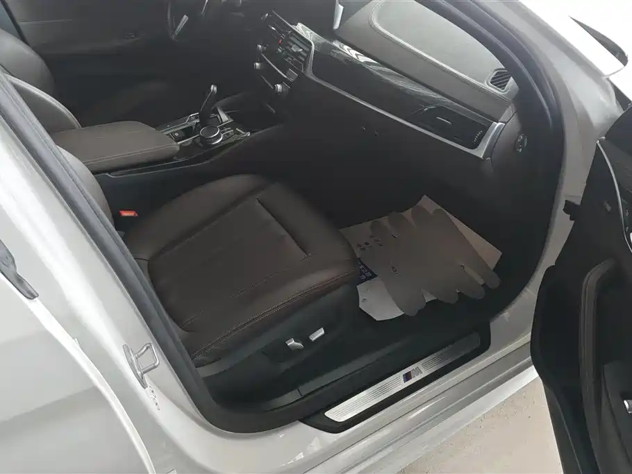 BMW 5 Series 2020 525Li M Sport Package фото 8