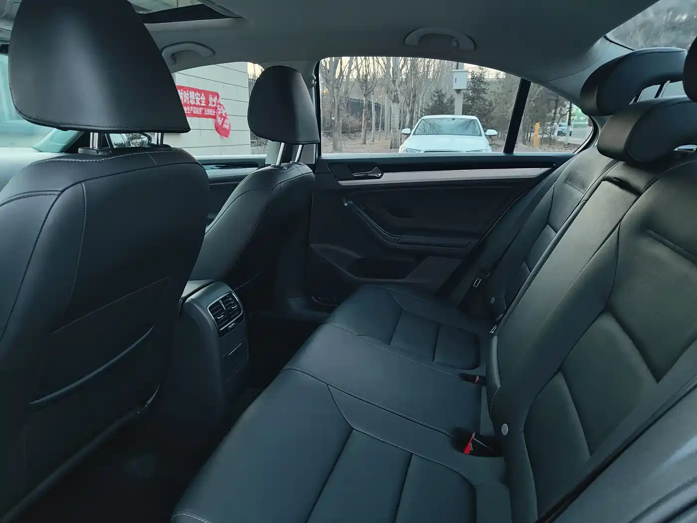 Volkswagen Sagitar 2018 1.6L Automatic Comfort фото 5