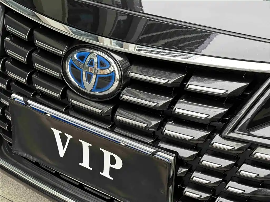Toyota Avalon 2022 Hybrid 2.5L Luxury Edition фото 17
