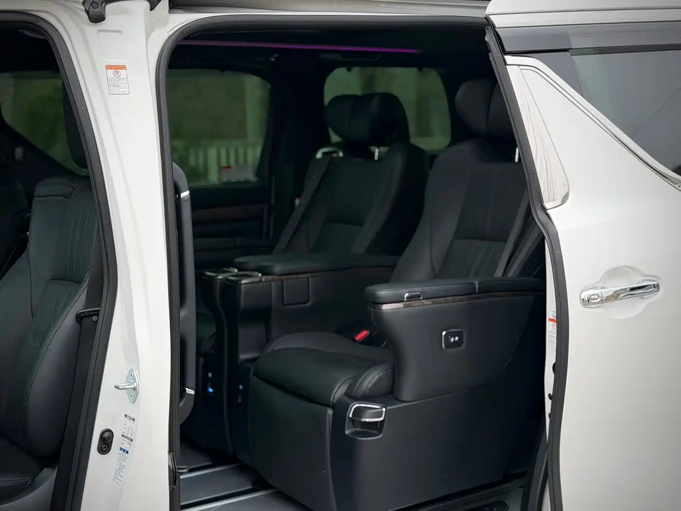 Toyota Vellfire 2021 Crown Hybrid 2.5L HV Supreme Edition фото 10