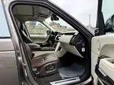 Photo 16 - Land Rover Range Rover