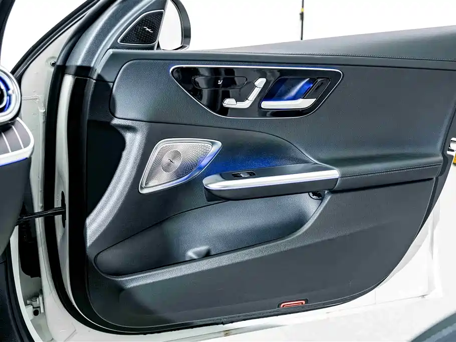 Mercedes-Benz C-Class 2025 C 260 L Night Sport Edition фото 15