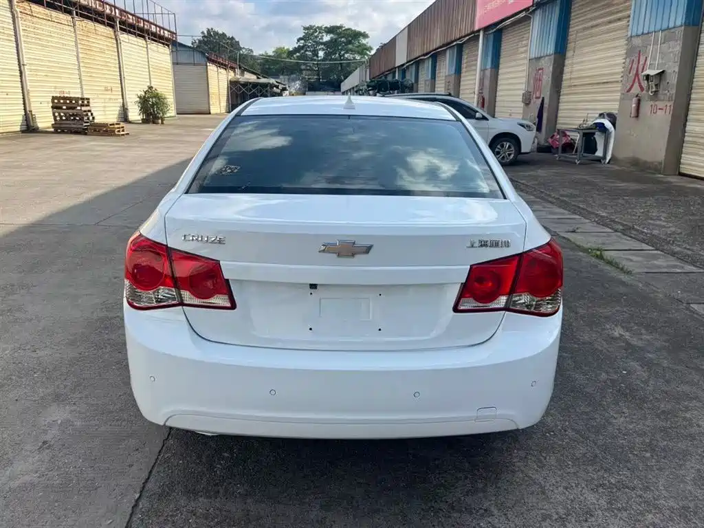 Chevrolet Cruze 2013 Model 1.6L SE AT фото 4