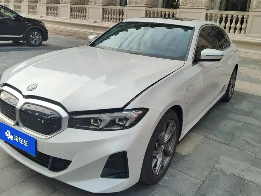BMW i3 2022 eDrive 35 L