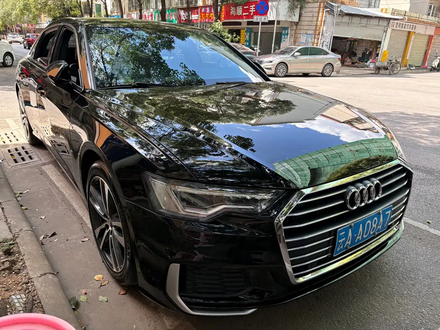 Photo 2 - Audi A6L