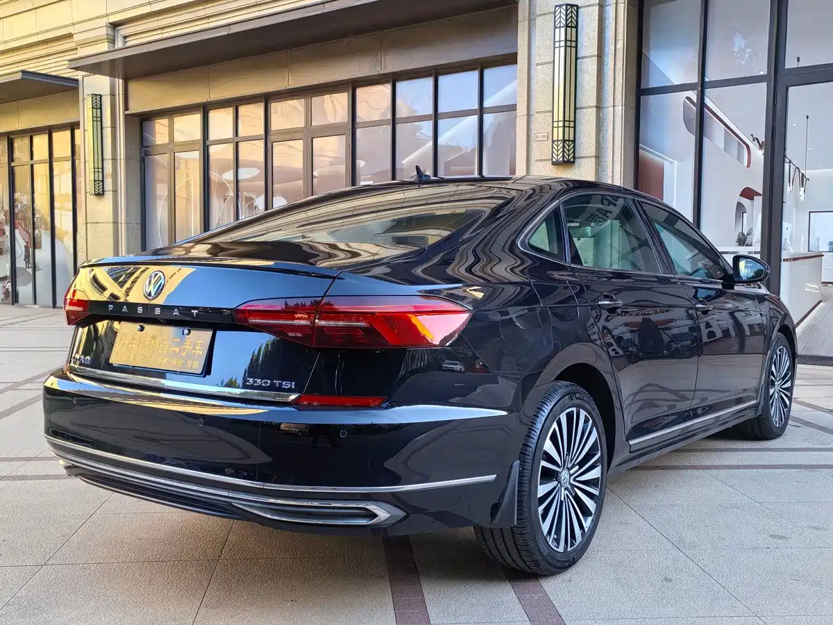Photo 6 - Volkswagen Passat