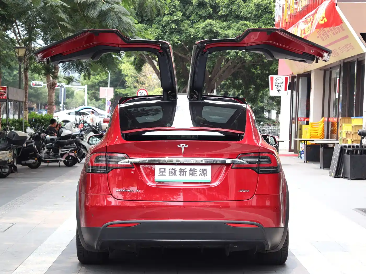 TESLA MODEL X