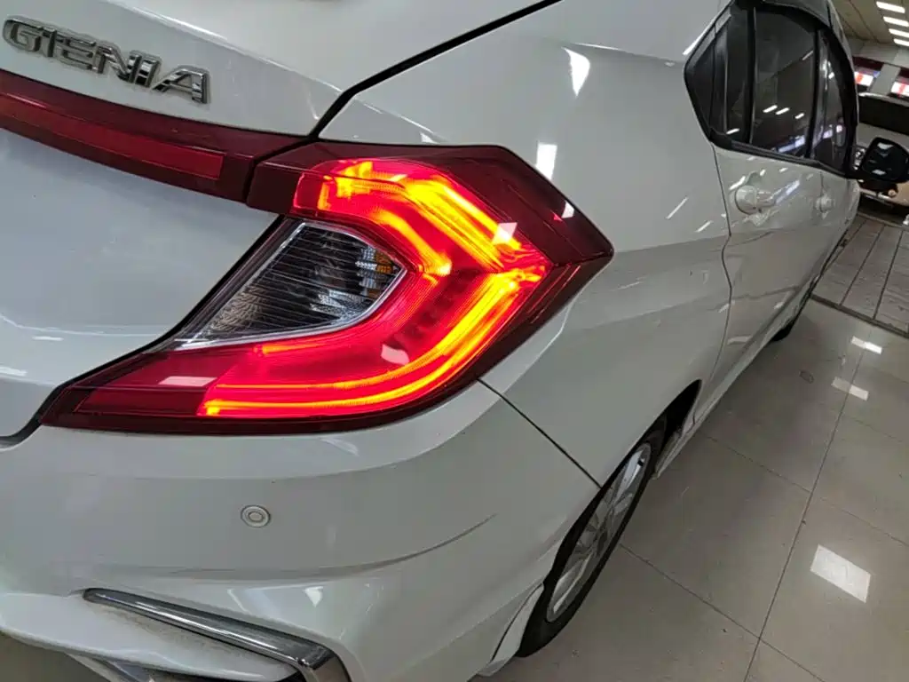 Honda Gienia 2017 2017 1.5L CVT Classic Edition